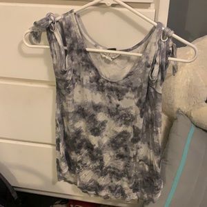 Shoulder cut-out T-Shirt